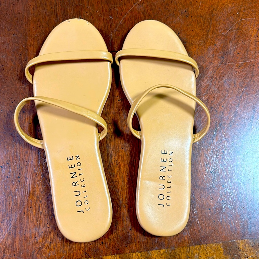 Journee Collection Adyrae in Tan